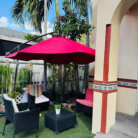 Beds & Sheets Little Havana Miami Exterior photo