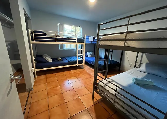 Beds & Sheets Little Havana
